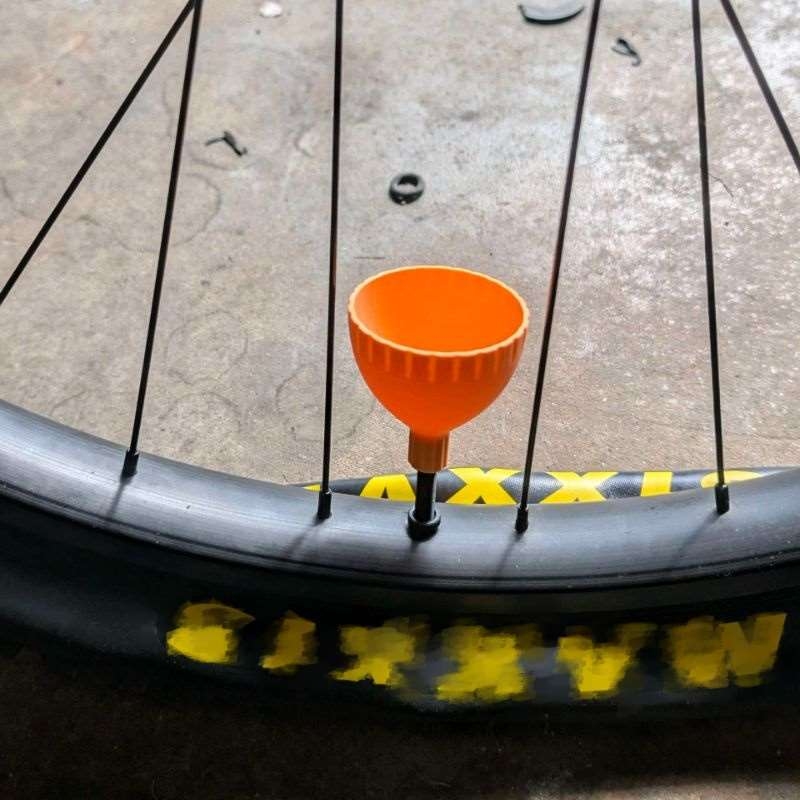 Bicycle Tire Valve Oil Funnel  - Tubeless Tire Sealant recension och pris